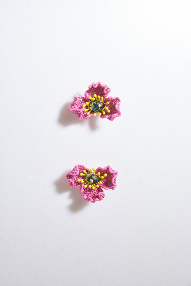Vintage fushia floral stud earrings
