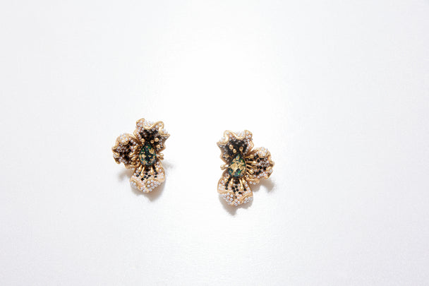 Vintage floral stud earrings
